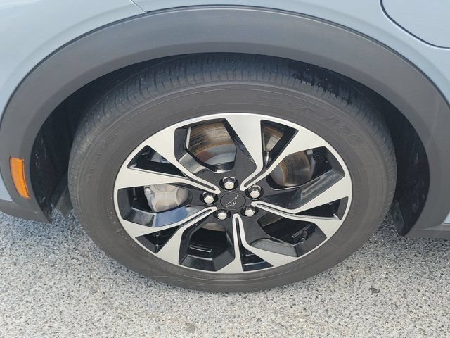 Certified 2024 Ford Mustang Mach-E Select RWD image 9