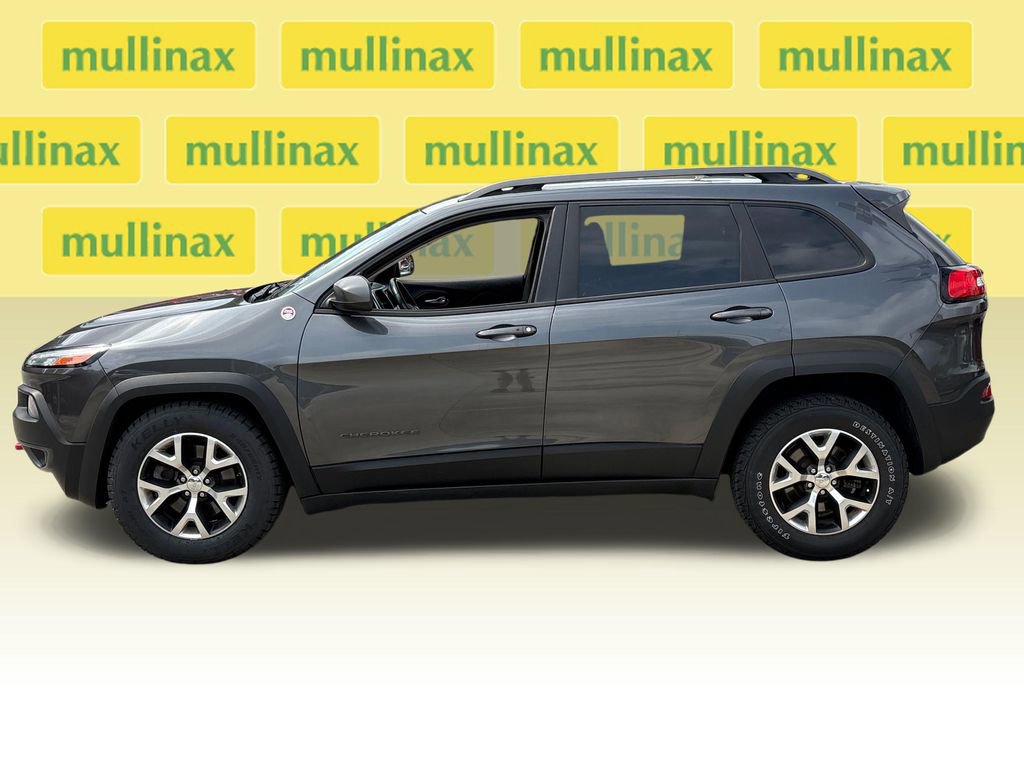 Used 2017 Jeep Cherokee Trailhawk w/ Comfort/Convenience Group AWD/4WD image 10