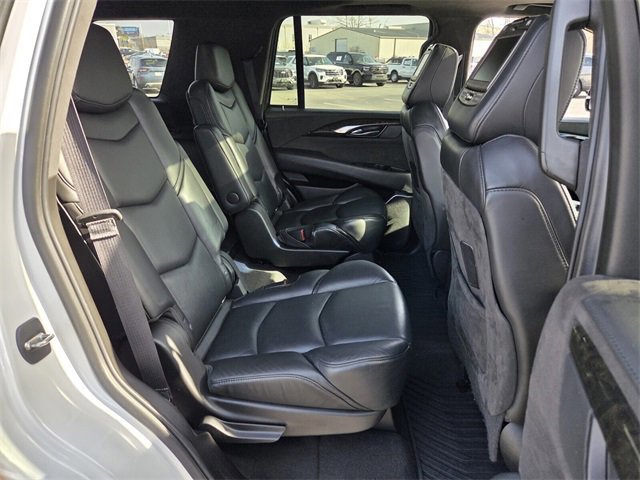 Used 2019 Cadillac Escalade Platinum image 18