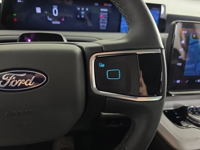 Certified 2025 Ford Expedition Active AWD/4WD image 14