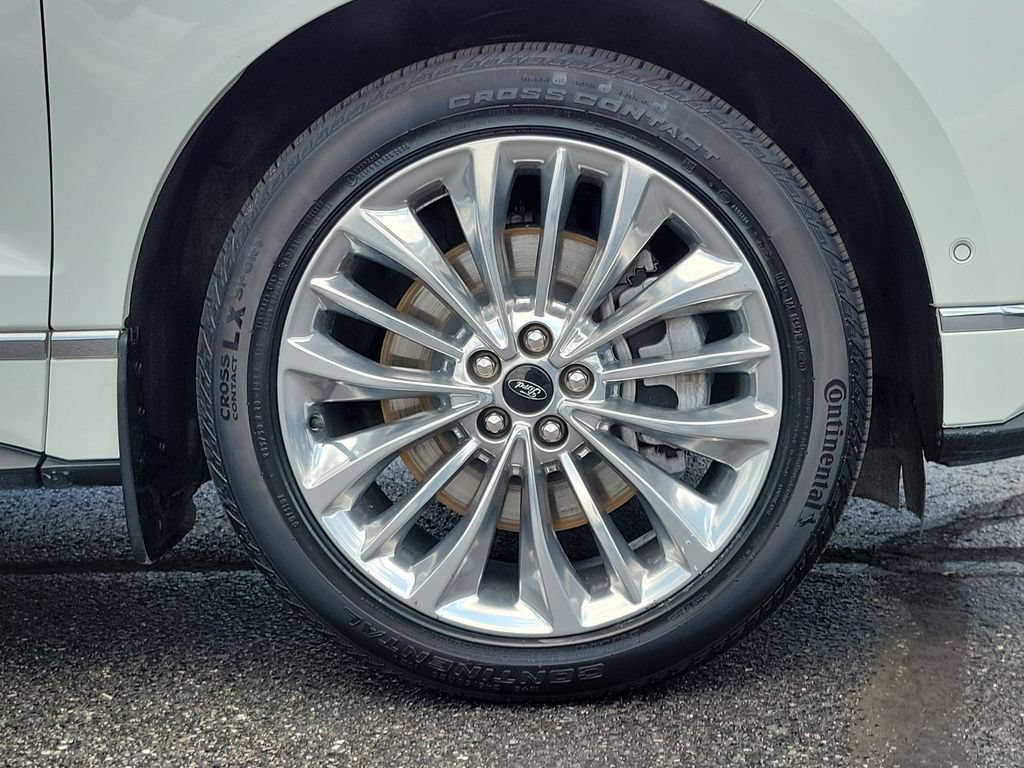 Certified 2022 Ford Edge Titanium w/ Equipment Group 301A AWD/4WD image 9