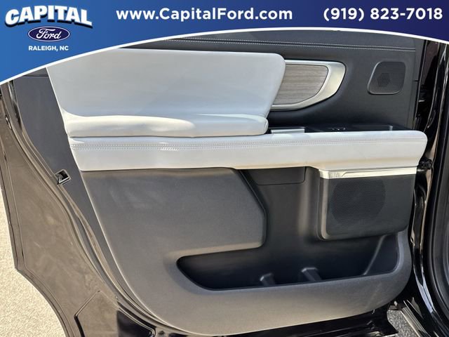 Certified 2025 Ford Expedition Max Platinum w/ Driver's Package AWD/4WD image 17