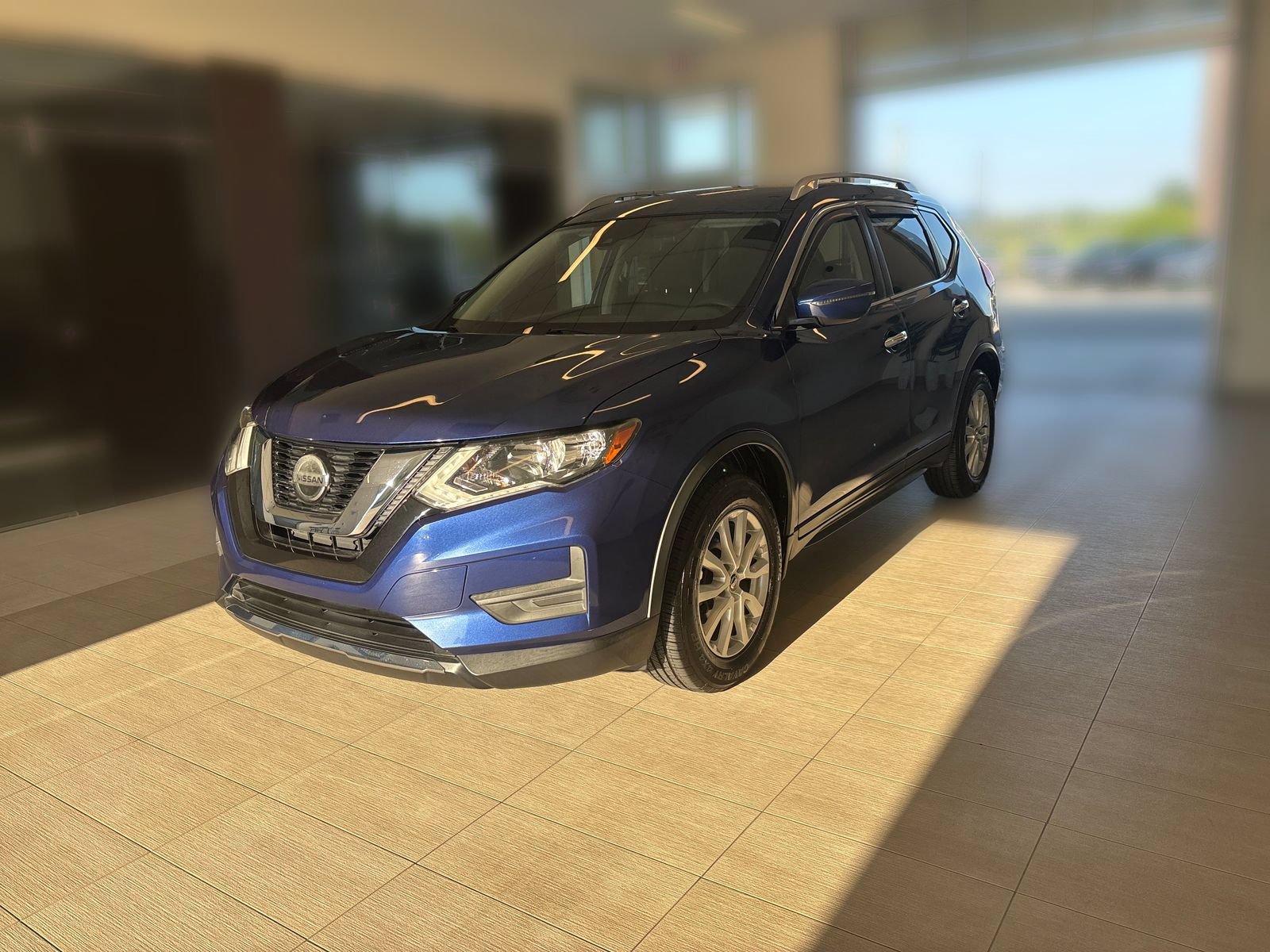 Used 2020 Nissan Rogue SV FWD image 4