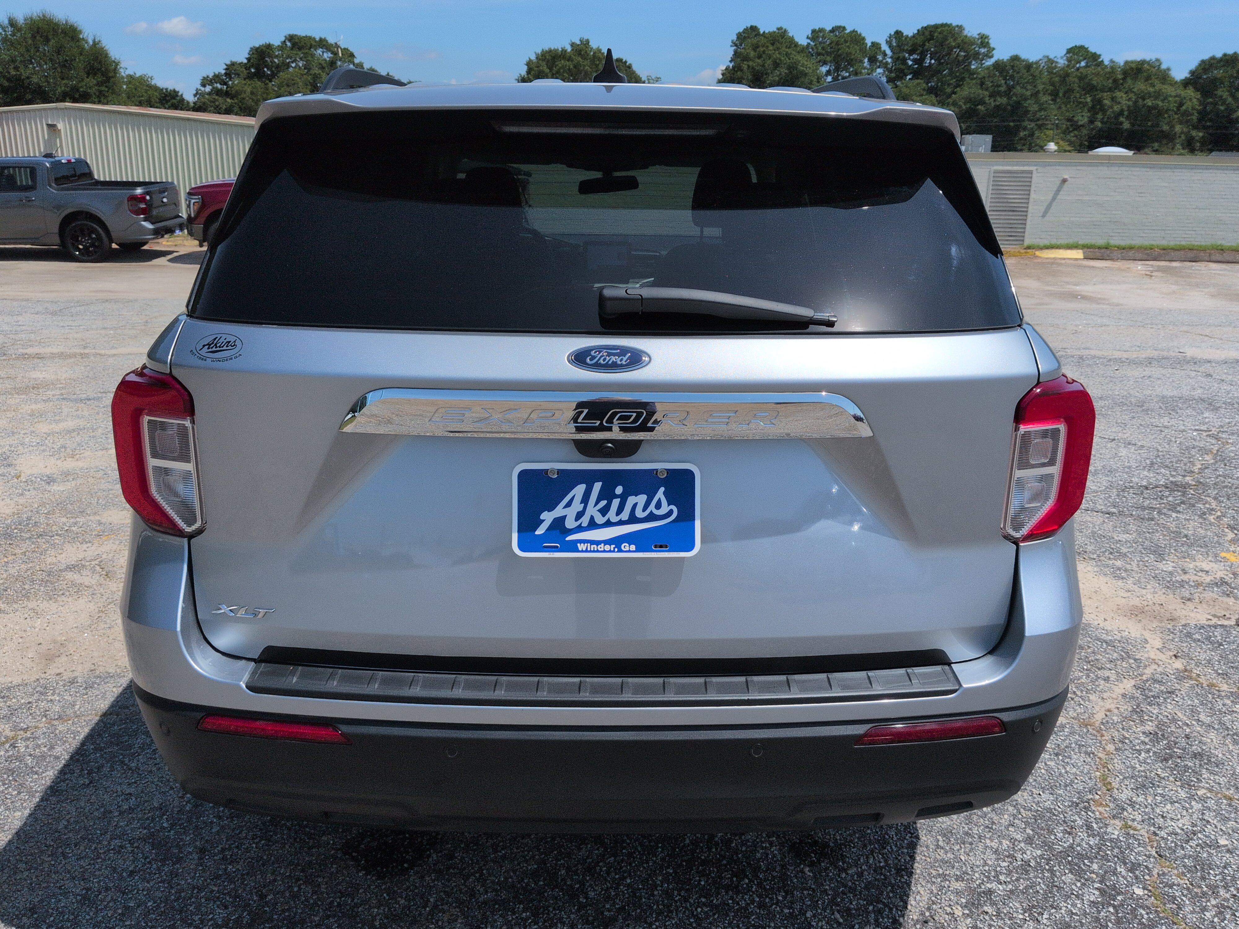 Certified 2023 Ford Explorer XLT RWD image 4