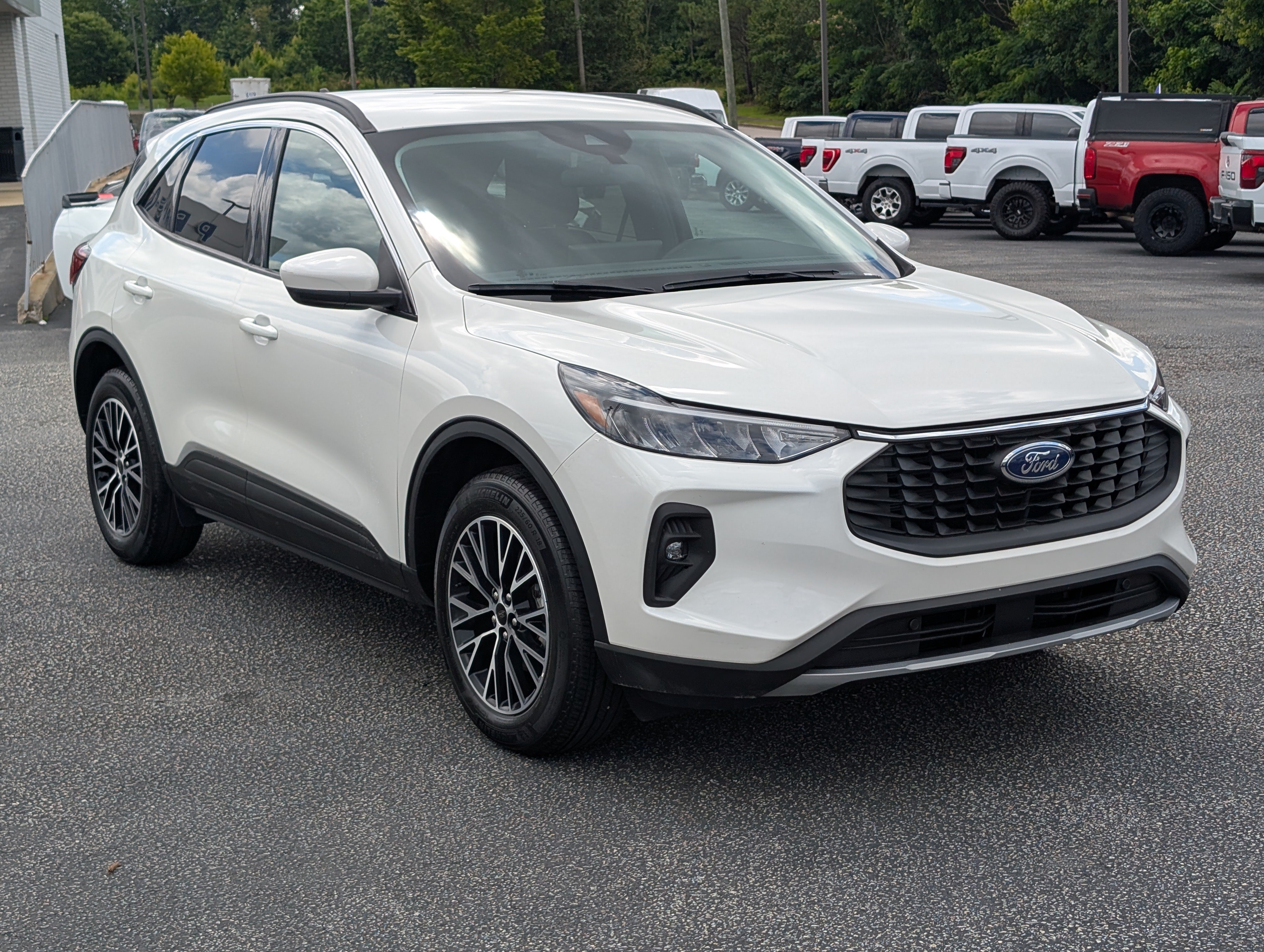 Certified 2023 Ford Escape SE FWD image 4