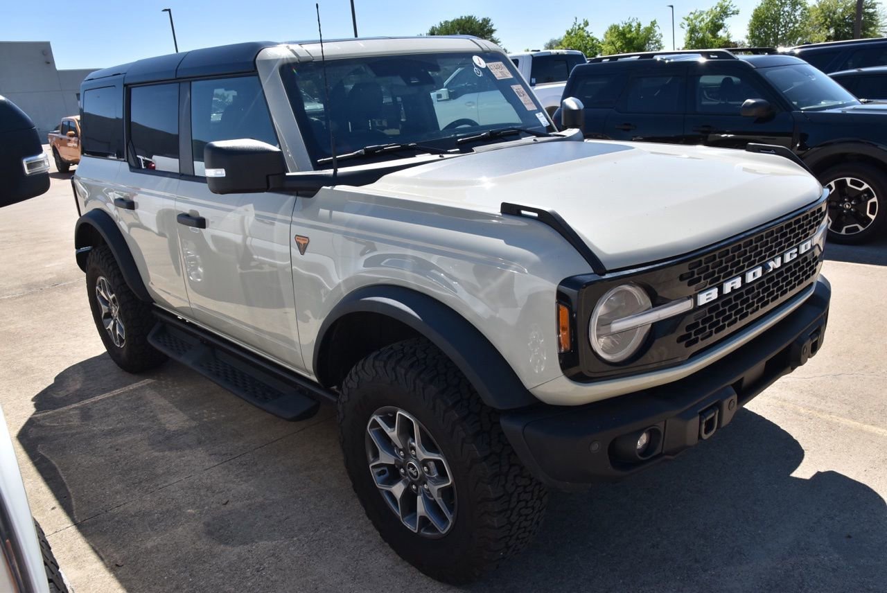 Certified 2025 Ford Bronco Badlands image 8