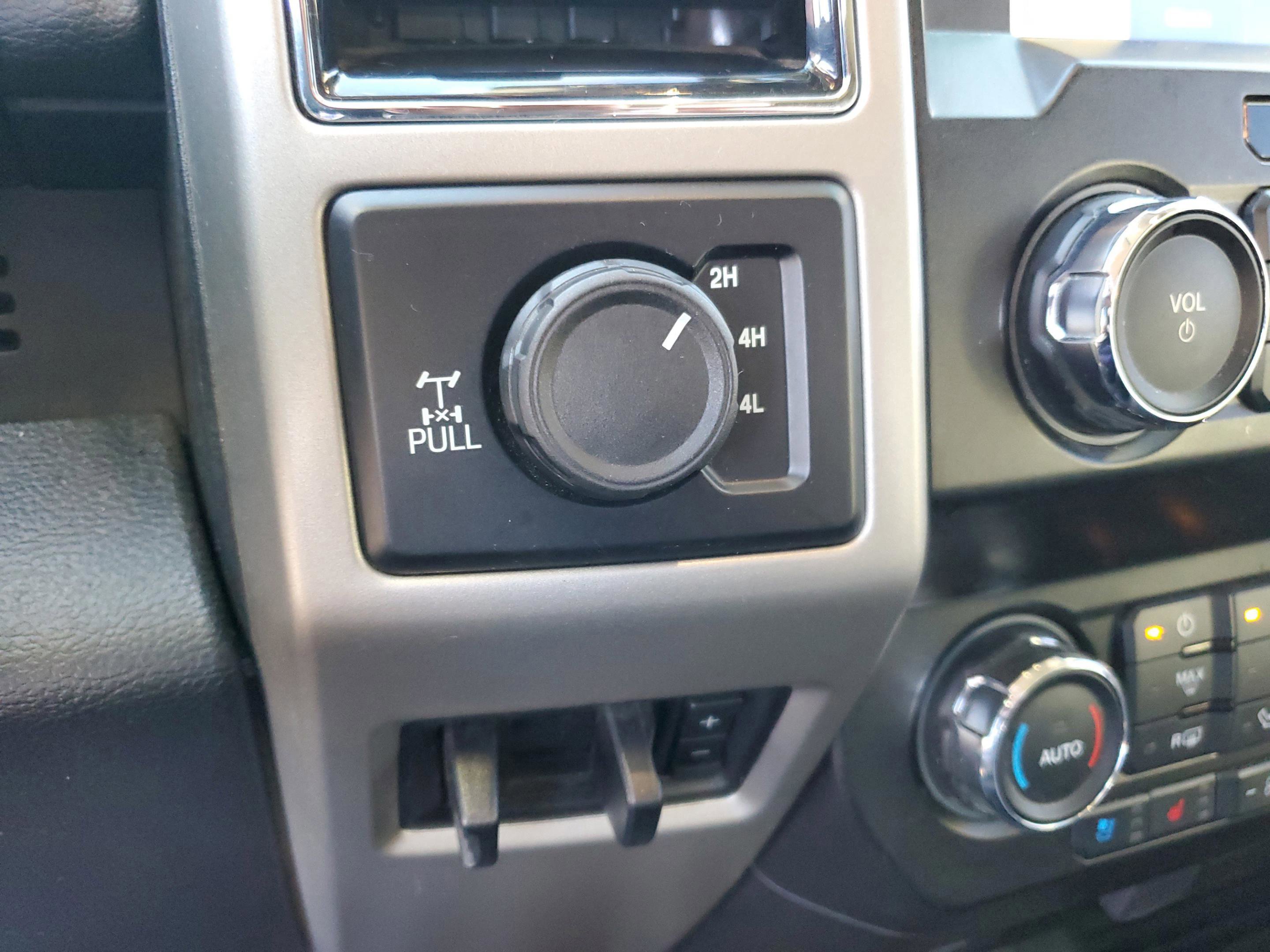 Certified 2021 Ford F350 Lariat w/ Lariat Value Package image 32