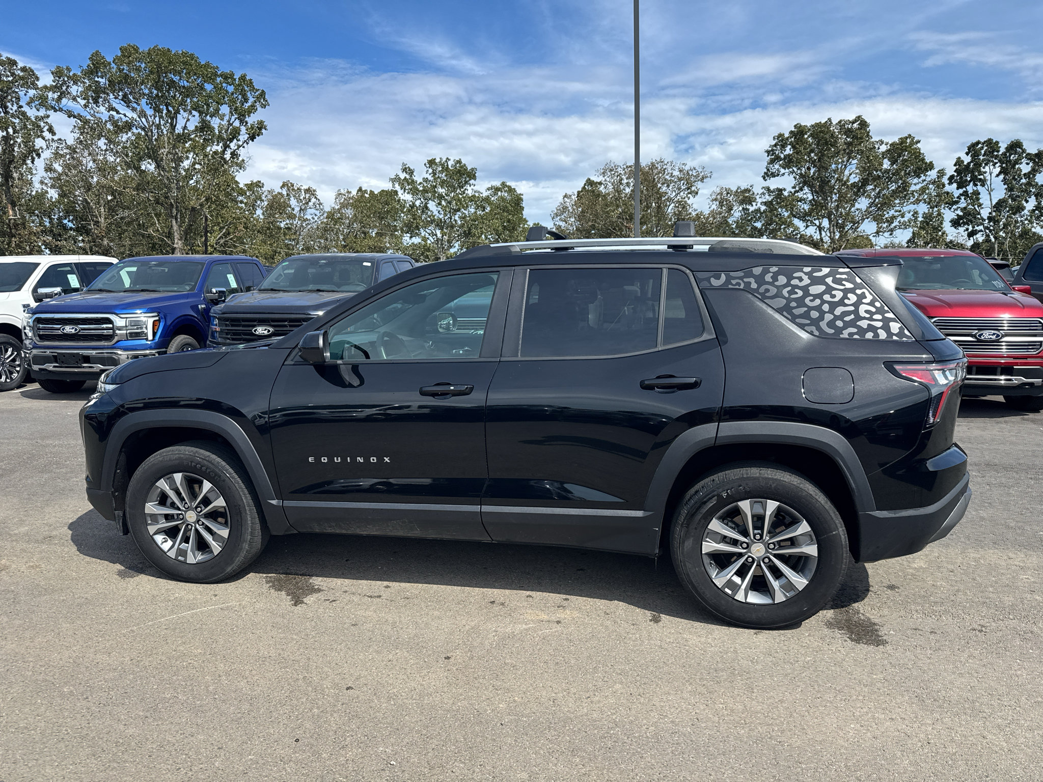 Used 2025 Chevrolet Equinox LT w/ Convenience Package II FWD image 8