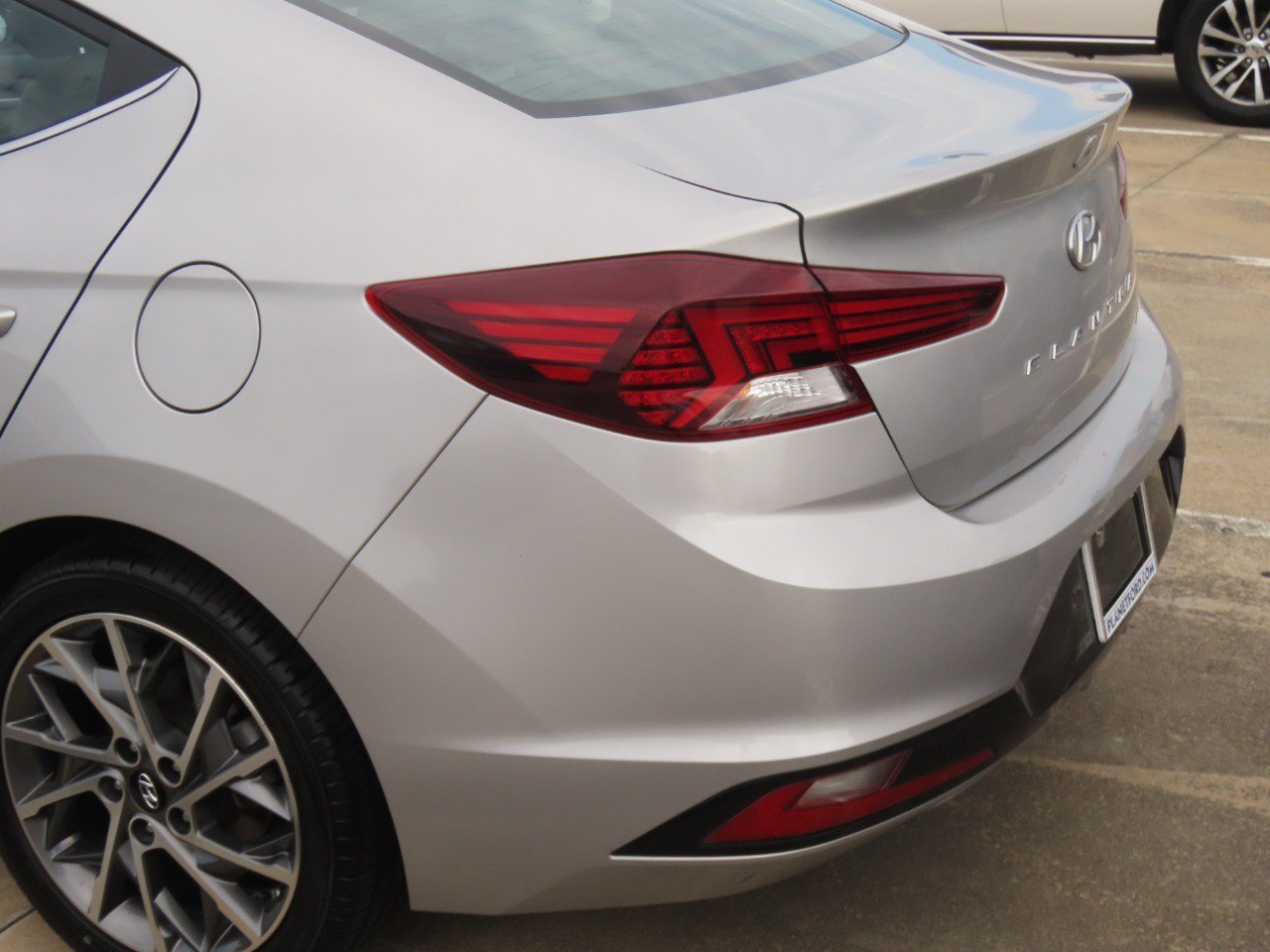 Used 2020 Hyundai Elantra Limited w/ Ultimate Package 03 FWD image 13