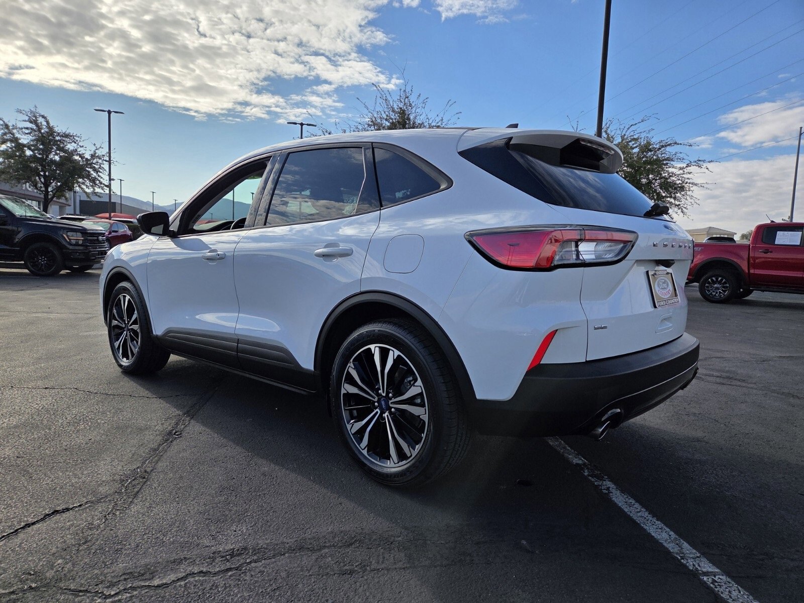 Certified 2022 Ford Escape SE w/ SE Sport Appearance Package image 3