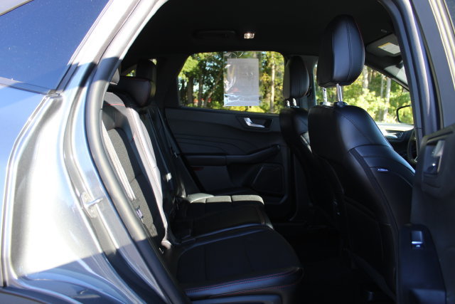 Certified 2025 Ford Escape ST-Line Select AWD/4WD image 27