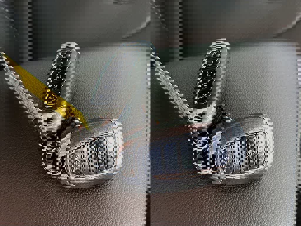 Used 2022 Hyundai Elantra Limited image 24