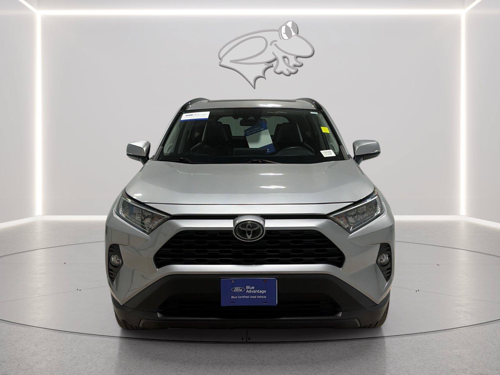 Used 2020 Toyota RAV4 XLE Premium AWD/4WD image 8