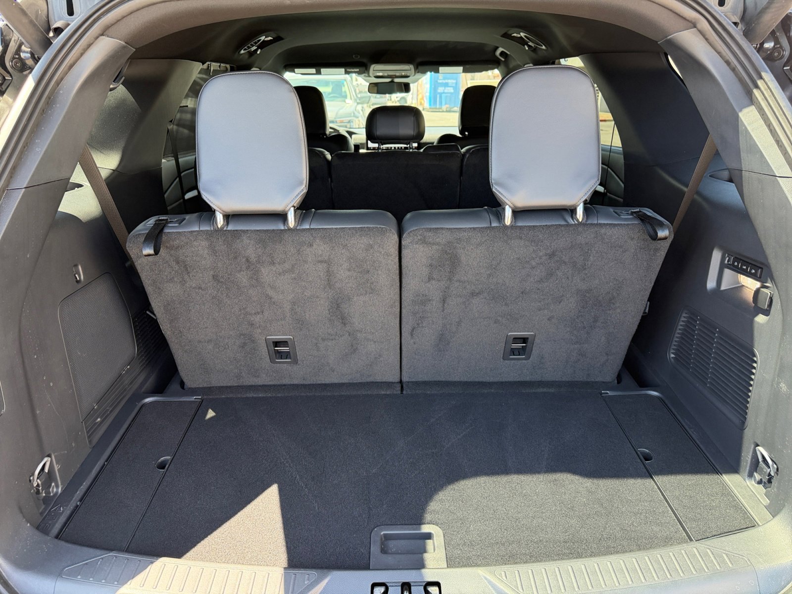 Certified 2025 Ford Explorer ST-Line w/ Premium Package RWD image 27
