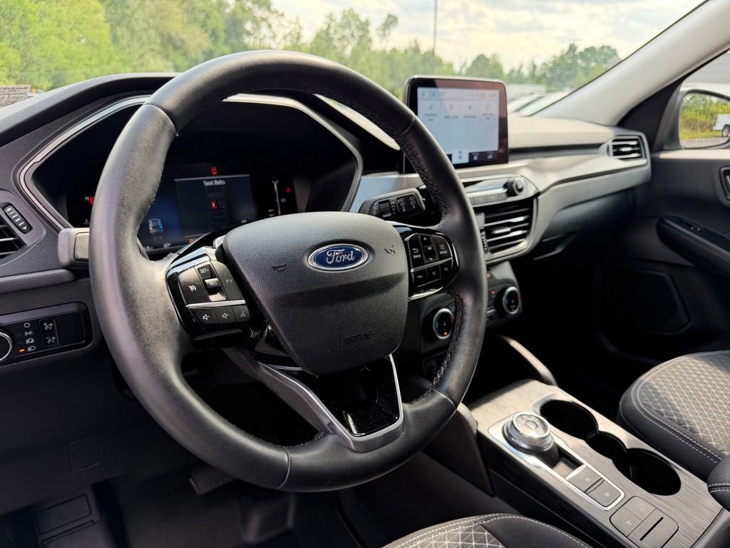 Certified 2023 Ford Escape Active AWD/4WD image 6