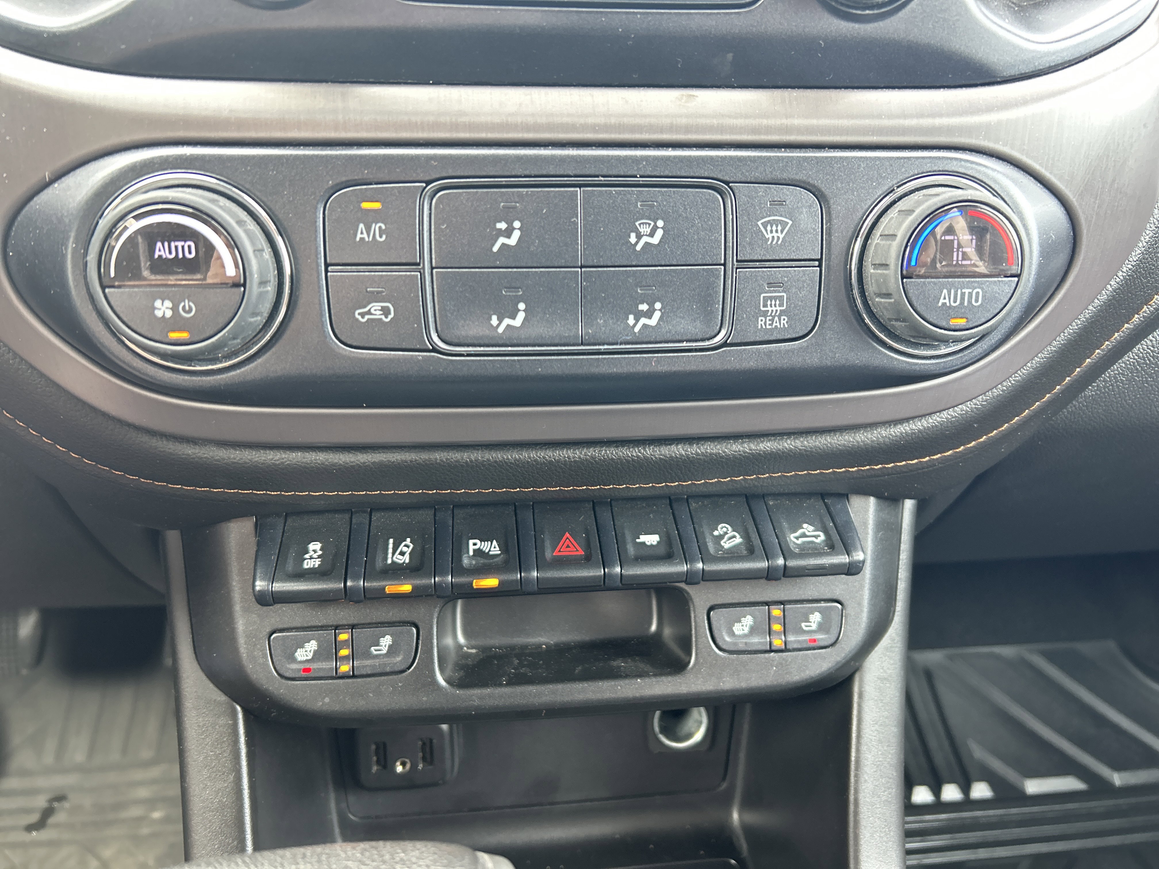 Used 2021 GMC Canyon AT4 w/ Driver Alert Package image 20