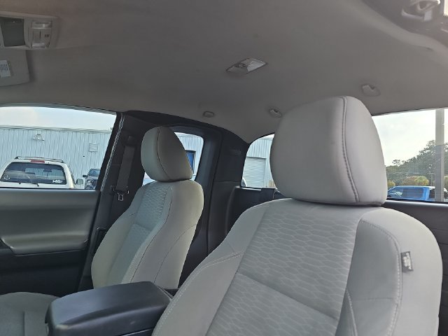 Used 2017 Toyota Tacoma SR AWD/4WD image 14