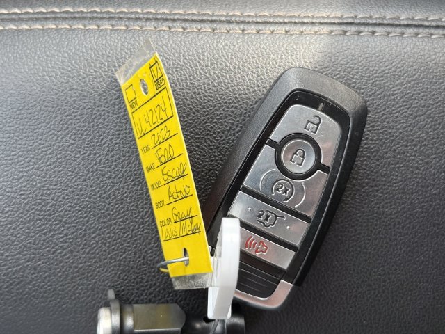 Certified 2023 Ford Escape Active AWD/4WD image 14