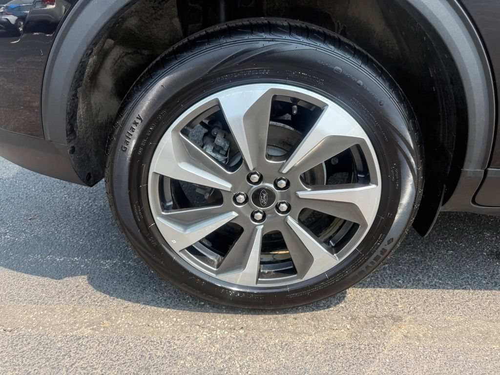 Certified 2024 Ford Escape Platinum AWD/4WD image 53