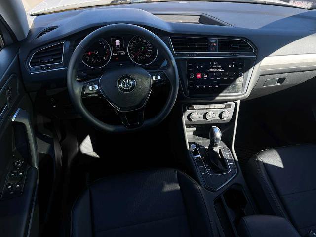 Used 2020 Volkswagen Tiguan SE w/ Panoramic Sunroof Package image 19