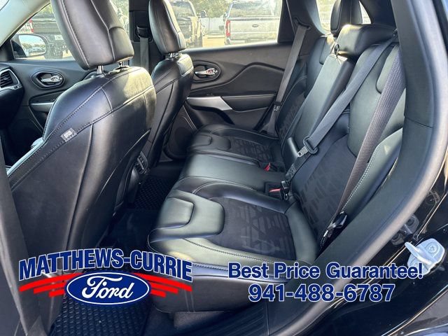 Used 2022 Jeep Cherokee Latitude w/ Trailer Tow Group AWD/4WD image 12
