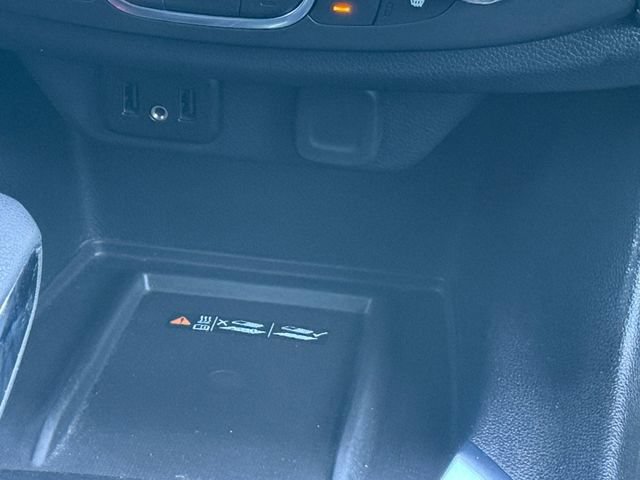 Used 2023 Chevrolet Traverse LT FWD image 7