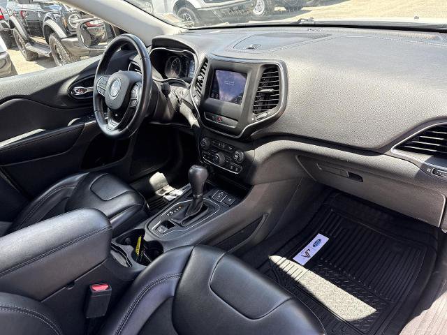 Used 2019 Jeep Cherokee Latitude Plus FWD image 19