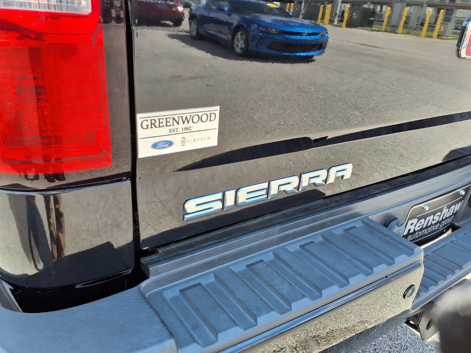 Used 2017 GMC Sierra 2500 SLT w/ Duramax Plus Package AWD/4WD image 25