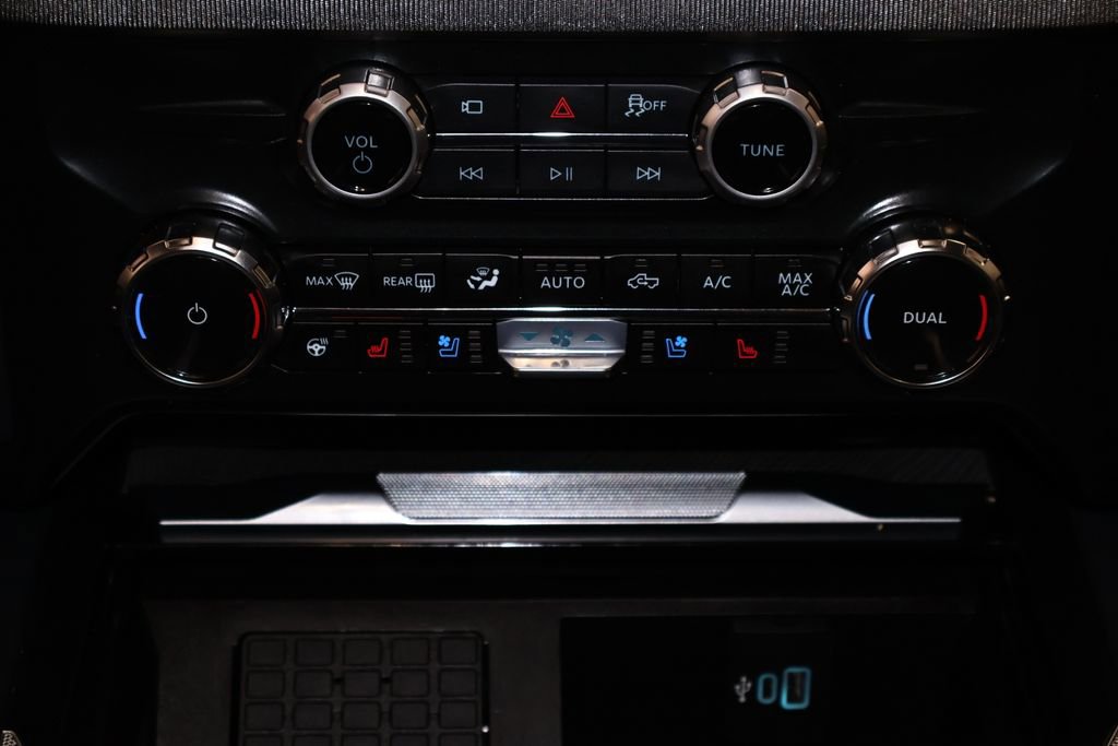 Certified 2025 Ford F450 Platinum AWD/4WD image 37