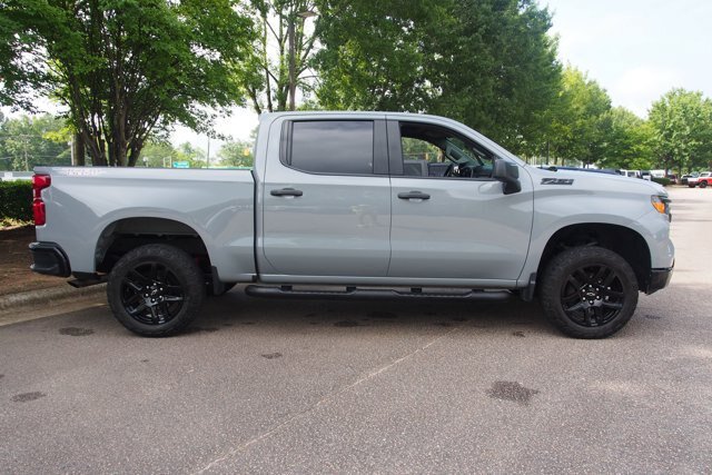 Used 2024 Chevrolet Silverado 1500 Custom Trail Boss w/ LPO, Dark Essentials Package AWD/4WD image 9