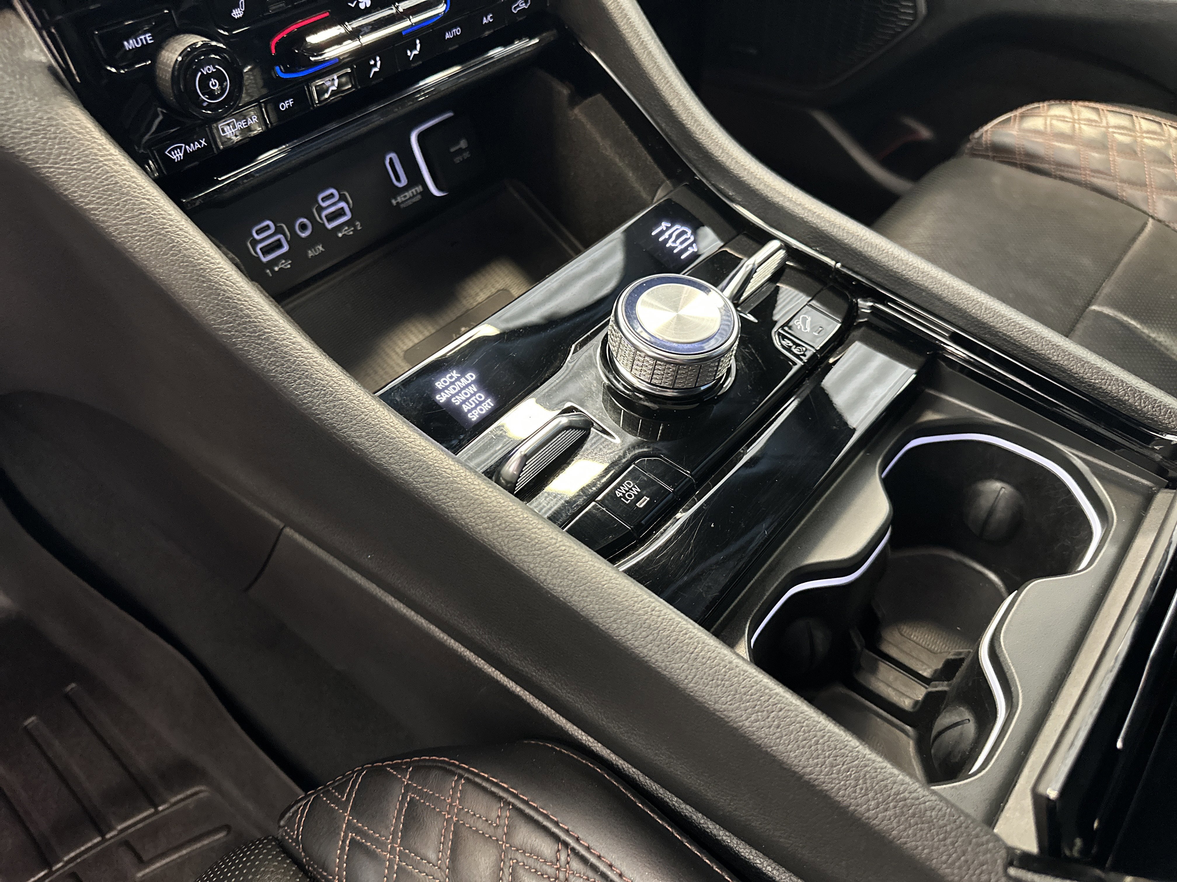 Used 2022 Jeep Grand Cherokee L Summit w/ Advanced Protech Group IV image 35