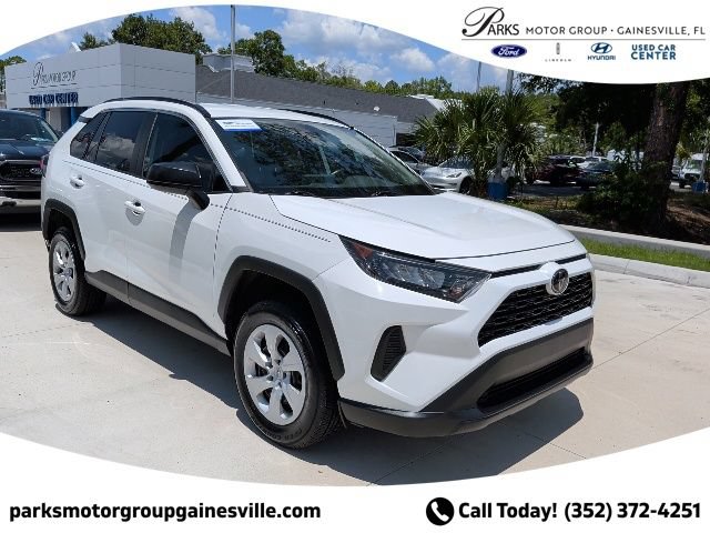 Used 2021 Toyota RAV4 LE FWD image 2