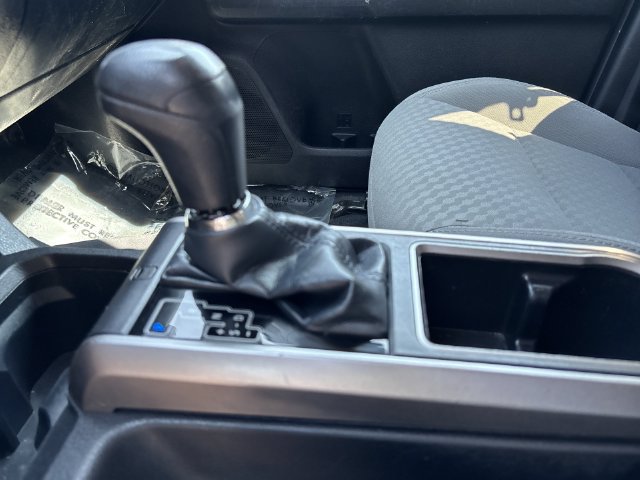 Used 2022 Toyota Tacoma SR5 AWD/4WD image 19