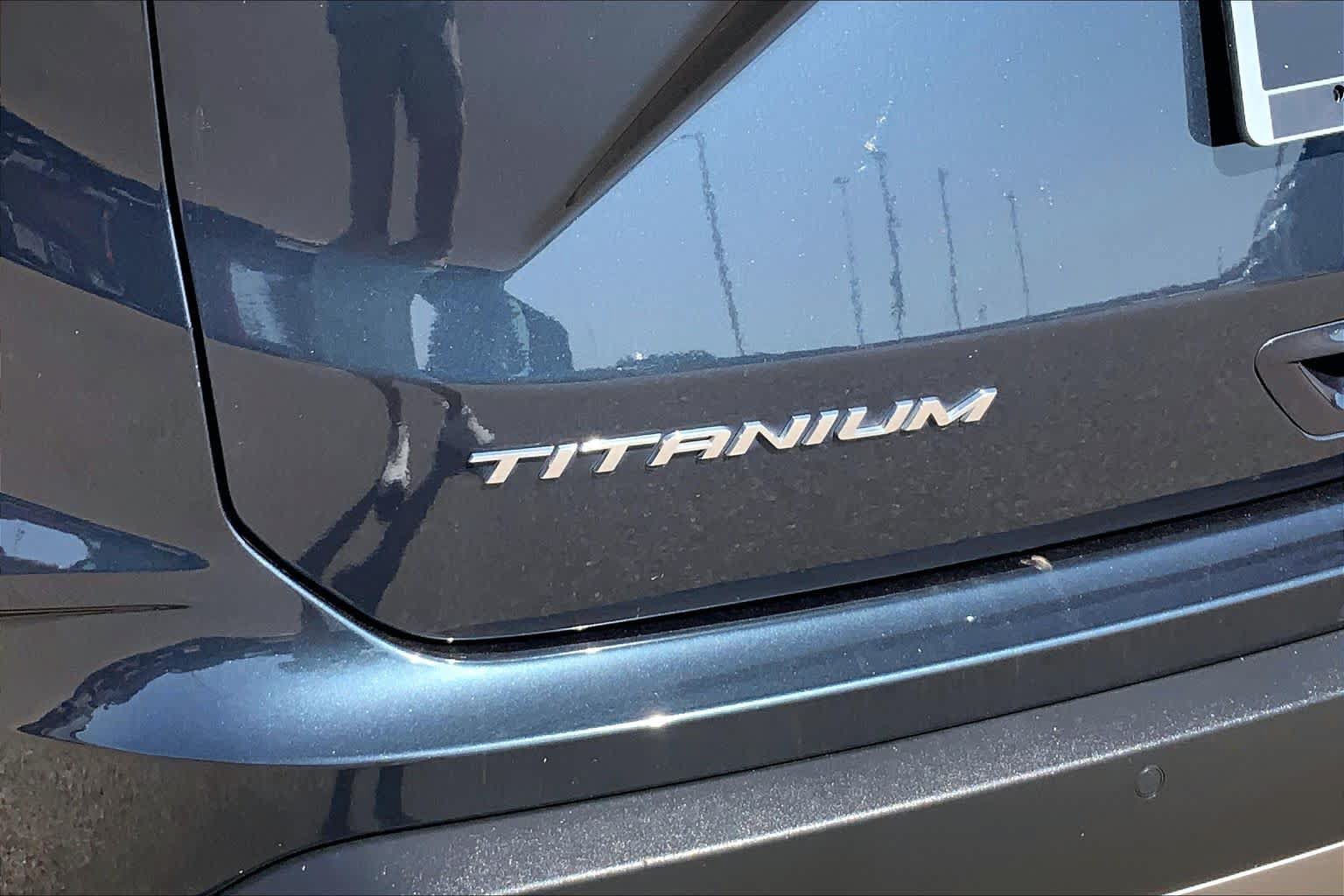 Certified 2024 Ford Edge Titanium AWD/4WD image 10