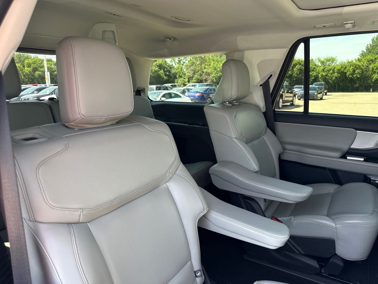 Certified 2025 Ford Expedition Active AWD/4WD image 42
