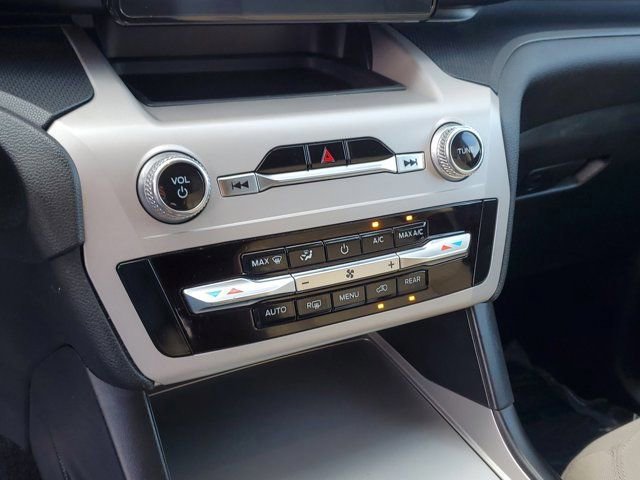 Certified 2024 Ford Explorer 2WD image 26