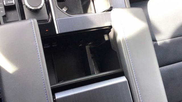 Used 2025 Toyota Sequoia Platinum image 37