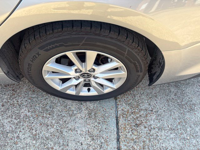 Used 2025 Toyota Camry LE FWD image 10