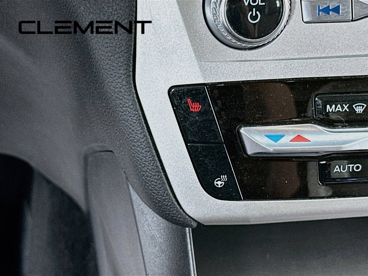 Certified 2022 Ford Explorer XLT w/ Equipment Group 202A AWD/4WD image 23