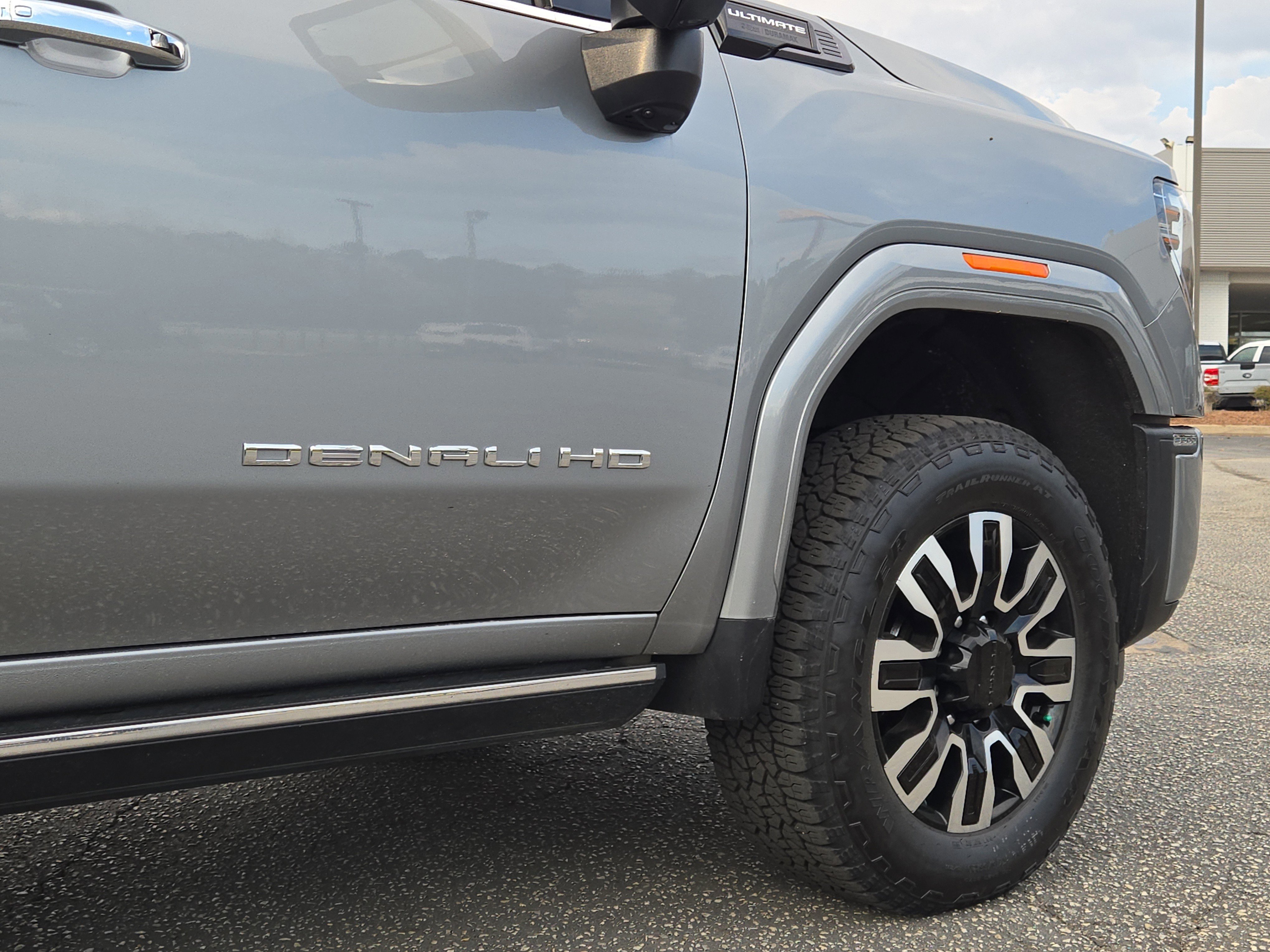 Used 2026 GMC Sierra 3500 Denali Ultimate image 12