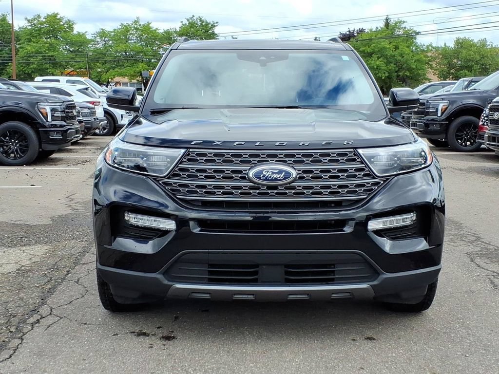 Certified 2023 Ford Explorer XLT w/ Equipment Group 202A AWD/4WD image 8