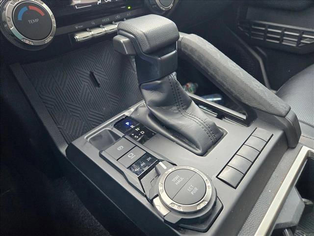 Used 2024 Toyota Tacoma SR5 AWD/4WD image 17