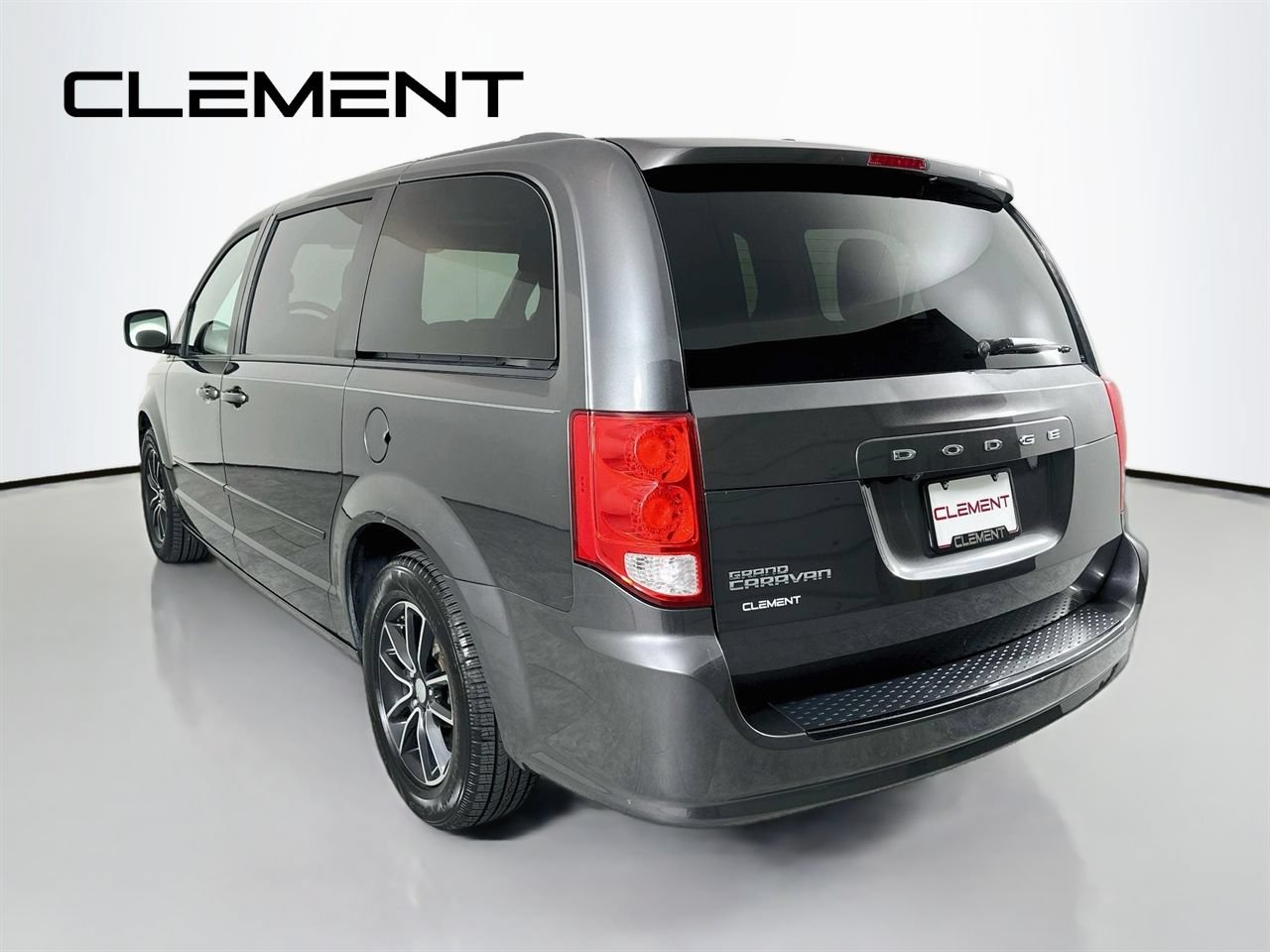 Used 2017 Dodge Grand Caravan SE FWD image 10