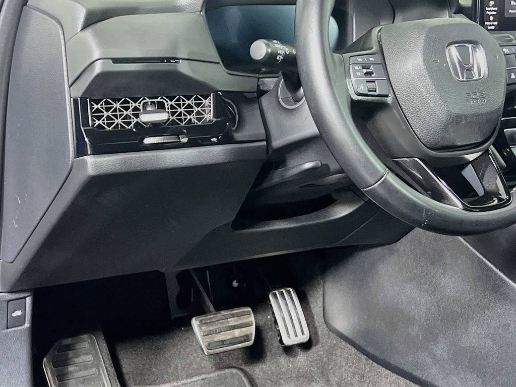Used 2023 Honda Accord Sport image 12