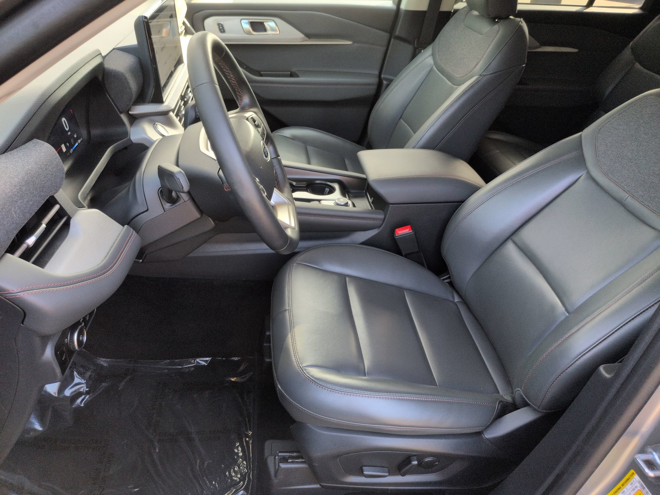 Certified 2025 Ford Explorer Active w/ Active Comfort Package RWD image 16