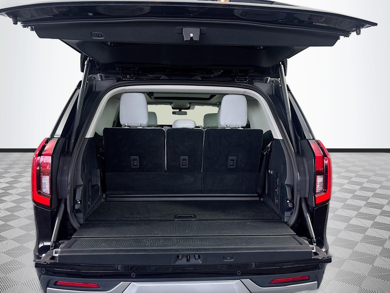 Certified 2025 Ford Expedition Platinum AWD/4WD image 28