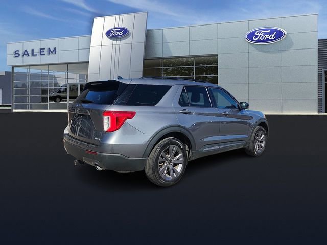 Certified 2022 Ford Explorer XLT w/ Equipment Group 202A image 3