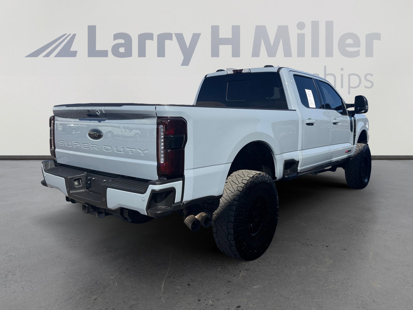 Certified 2024 Ford F250 Lariat w/ Lariat Ultimate Package image 5