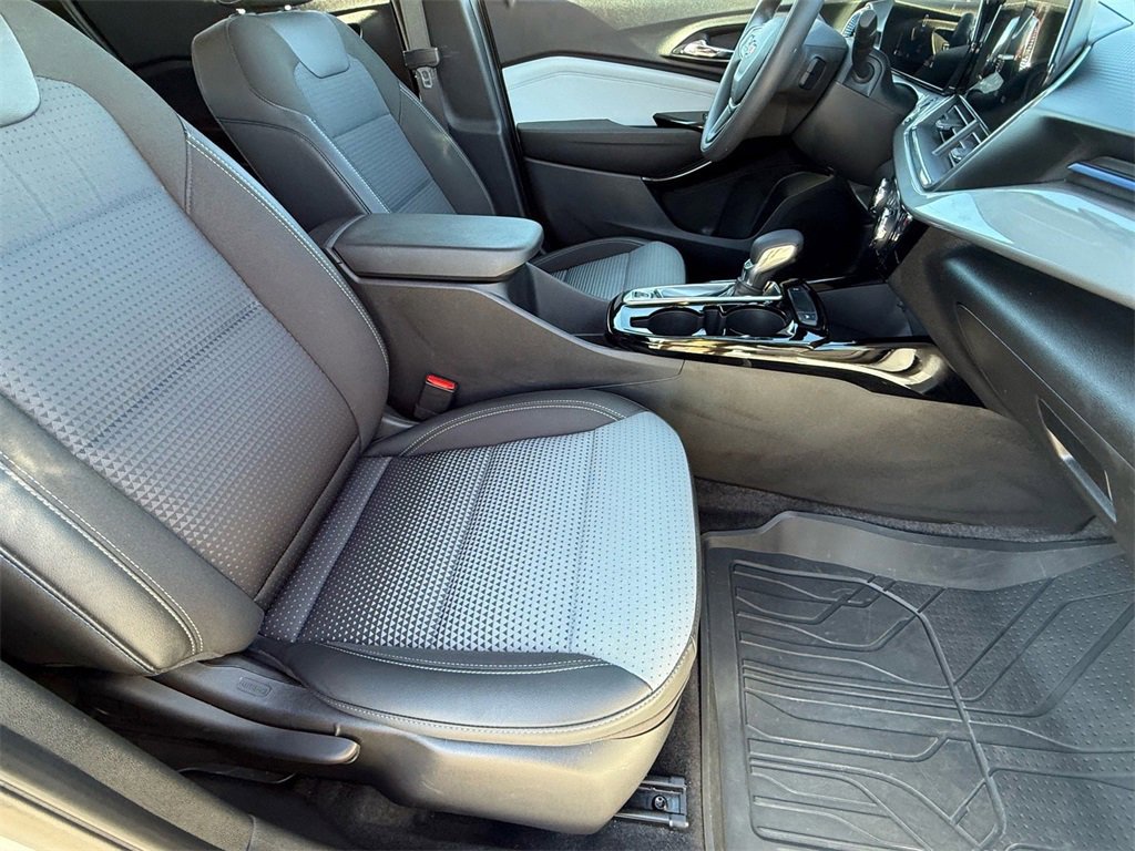 Used 2024 Chevrolet Trax LT image 11