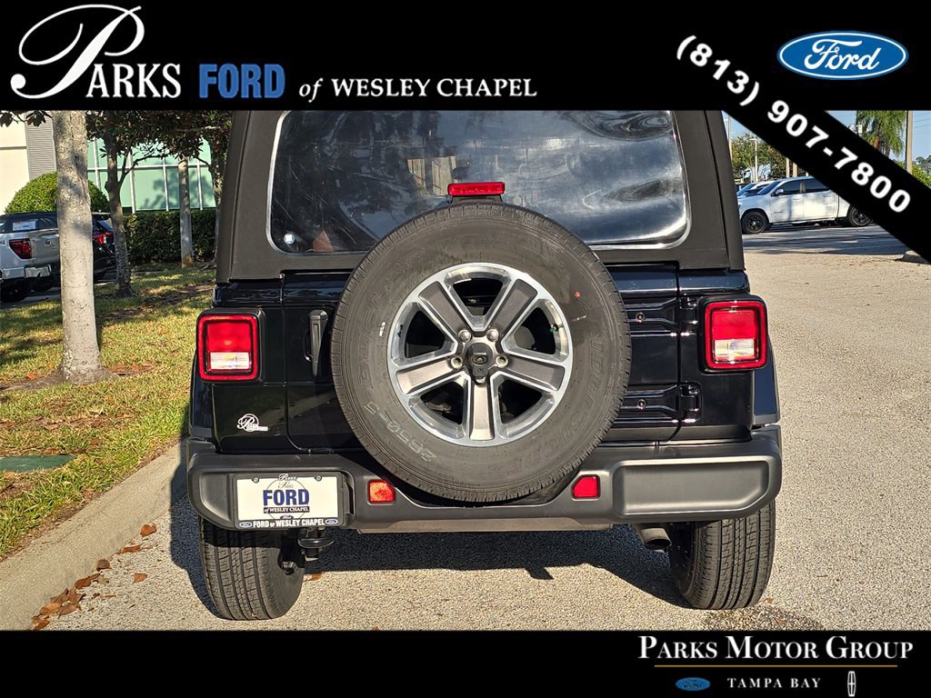 Used 2021 Jeep Wrangler Unlimited Sahara image 4